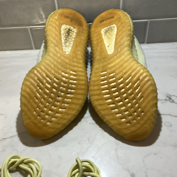Used Yeezy 350 V2 Butters - Picture 5 of 7